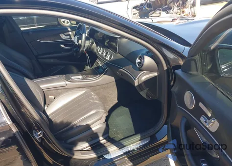 2022 Mercedes-Benz E 350 z USA, uszkodzony, nr VIN W1KZF8DB1NB070673